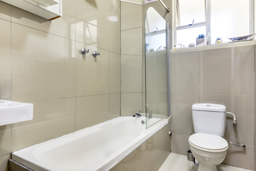 1 Bedroom Property for Sale in Sea Point Western Cape